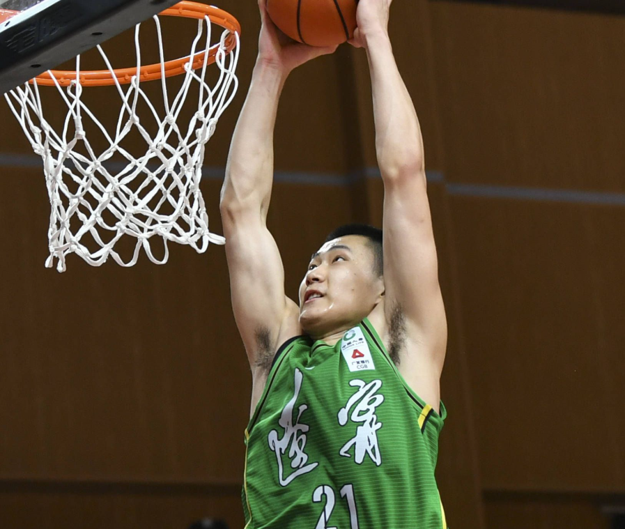 还穿着辽宁, 意味着他要 还穿着辽宁, 意味着他要