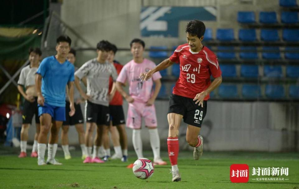 sturY, 场外的气氛, 冠军教练组