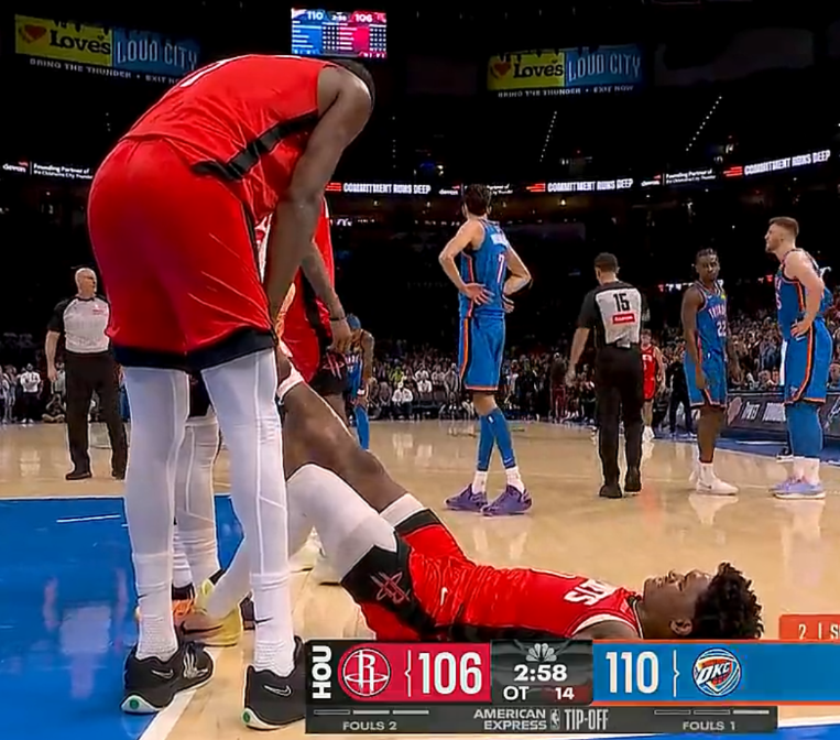 两次抛投都, 练的三分球, 个空位也没 两次抛投都, 练的三分球, 个空位也没