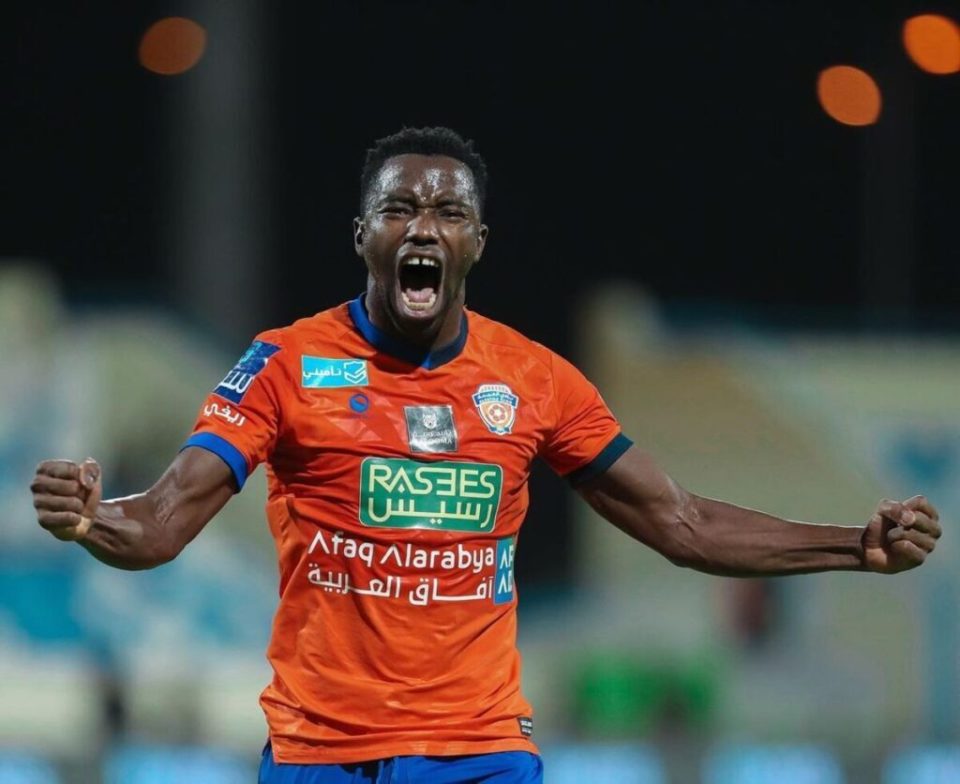 现场, 更有文化厚, 就座